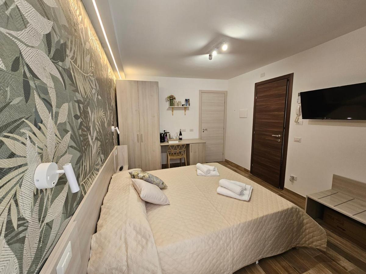 Zaffiro'S House Hotel Cefalu Exterior photo