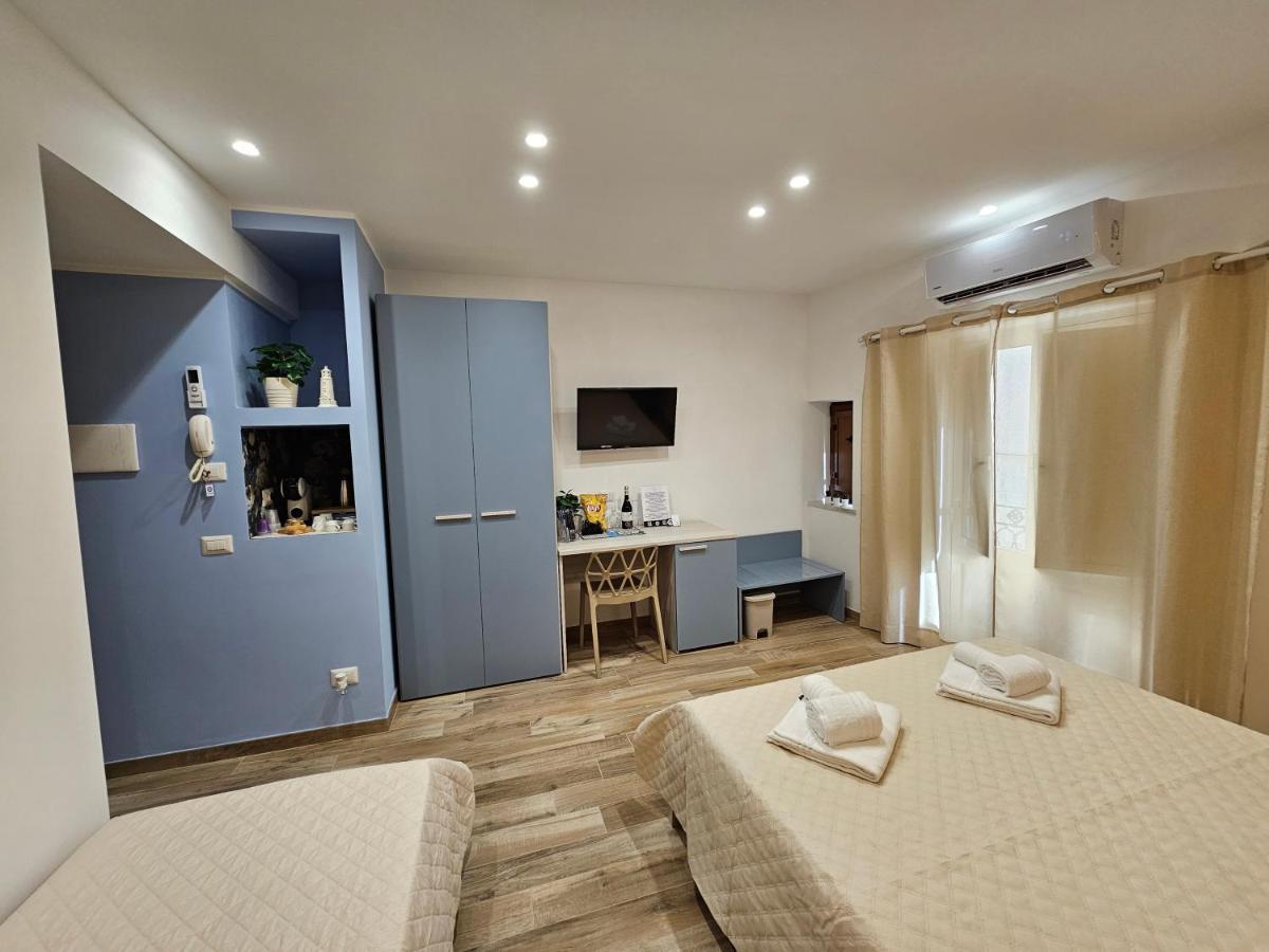 Zaffiro'S House Hotel Cefalu Exterior photo